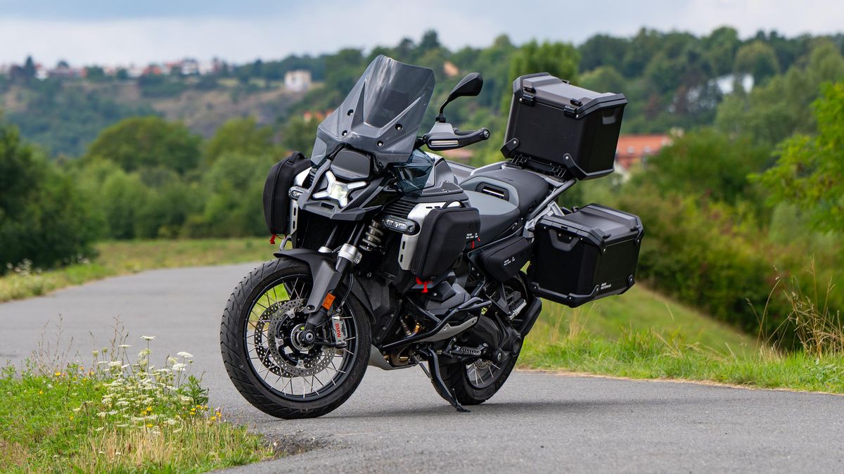 Proč je BMW R 1300 GS Adventure tak oblíbená motorka? Protože je prostě dokonalá